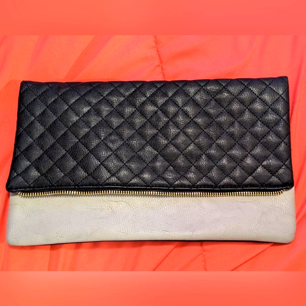 🖤EUC Icing black and grey clutch